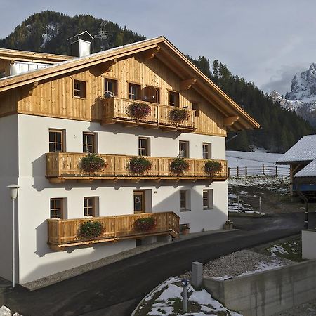 Appartments Jagerhof Braies  Bagian luar foto