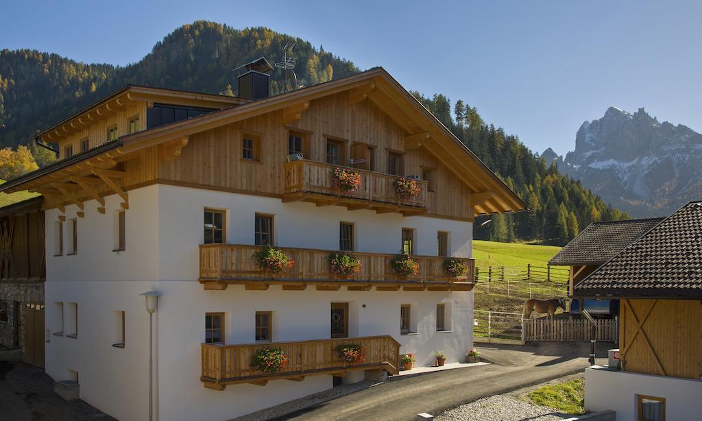 Appartments Jagerhof Braies  Bagian luar foto