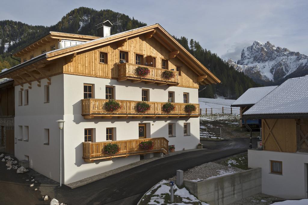 Appartments Jagerhof Braies  Bagian luar foto